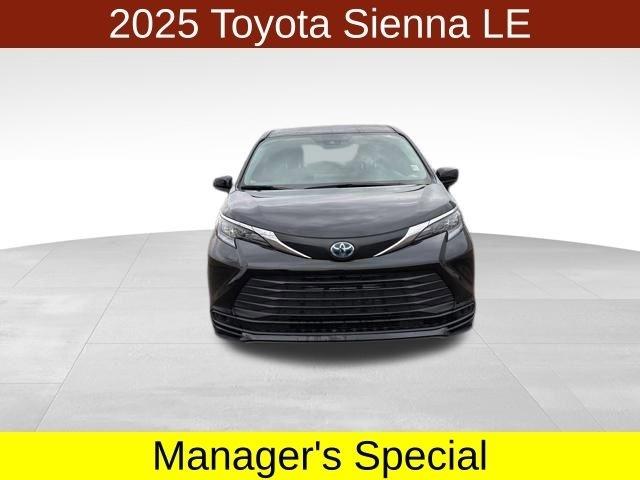 Toyota Sienna LE 8 Passenger 2025