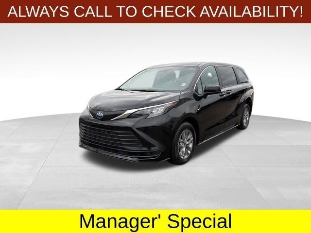 Toyota Sienna LE 8 Passenger 2025