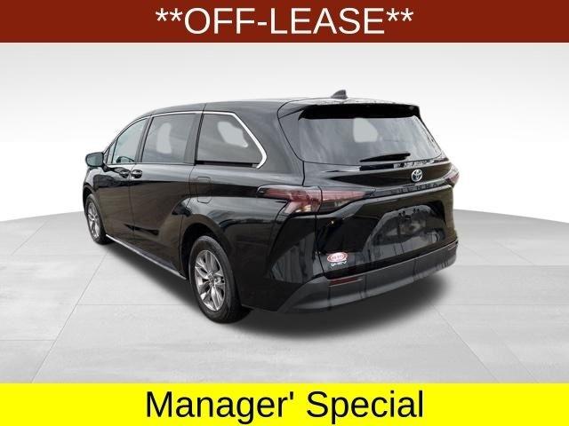 Toyota Sienna LE 8 Passenger 2025