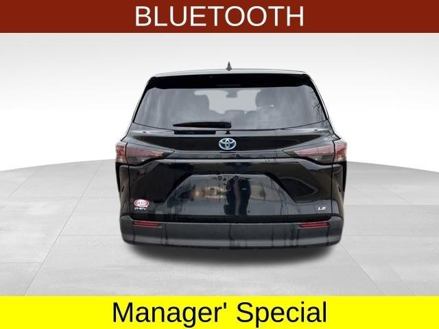 Toyota Sienna LE 8 Passenger 2025