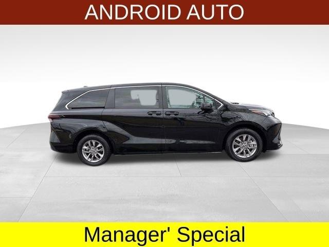 Toyota Sienna LE 8 Passenger 2025