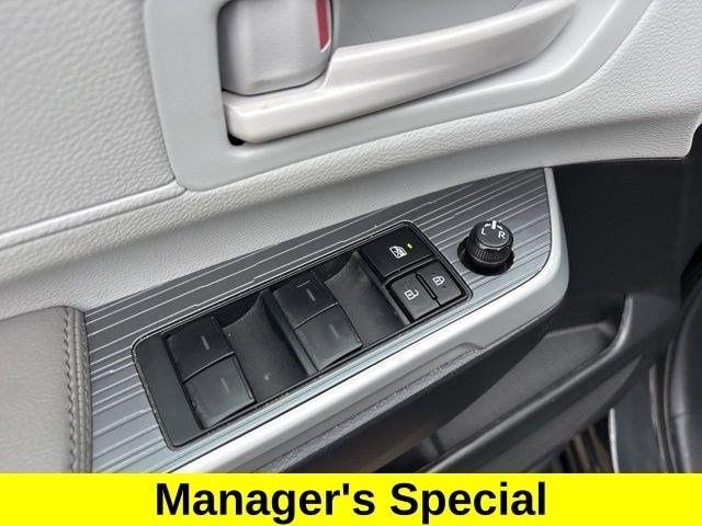 Toyota Sienna LE 8 Passenger 2025
