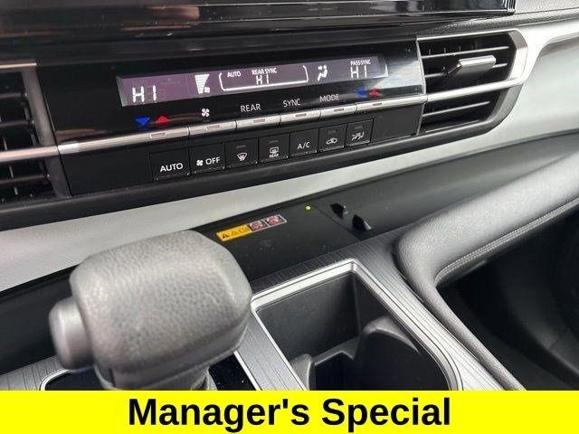 Toyota Sienna LE 8 Passenger 2025