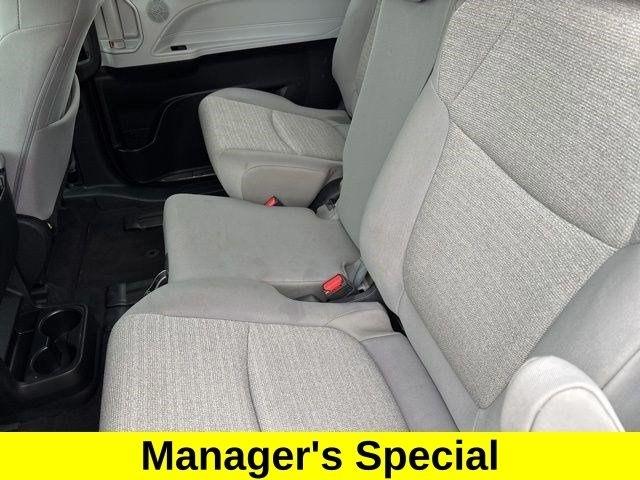 Toyota Sienna LE 8 Passenger 2025