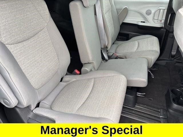 Toyota Sienna LE 8 Passenger 2025