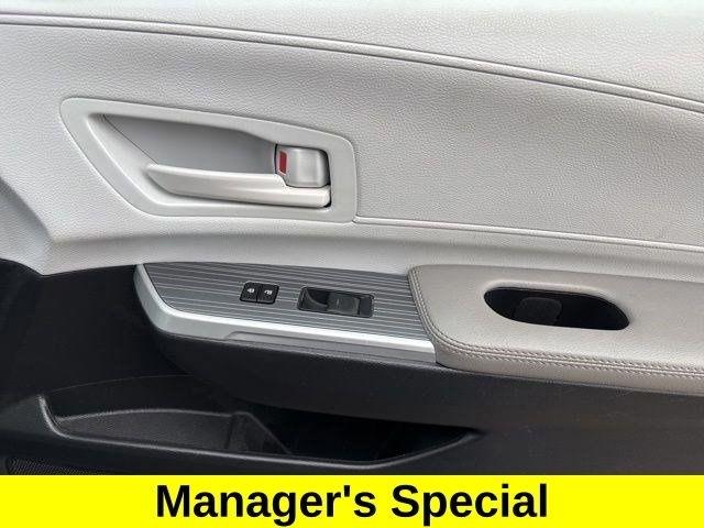 Toyota Sienna LE 8 Passenger 2025