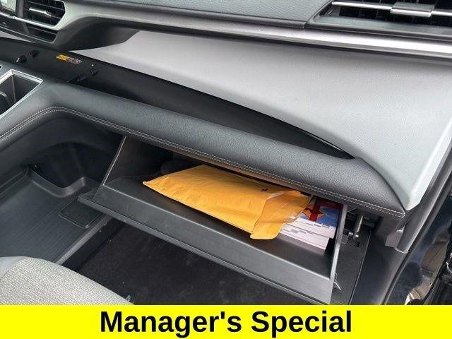 Toyota Sienna LE 8 Passenger 2025
