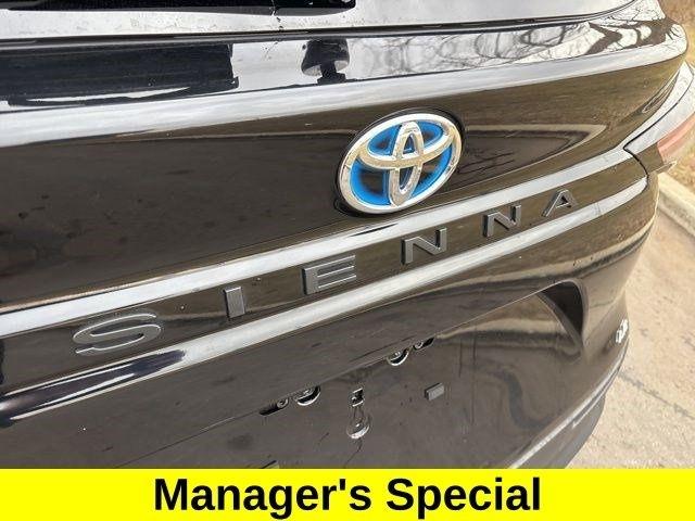 Toyota Sienna LE 8 Passenger 2025