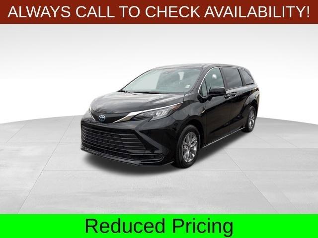 Toyota Sienna LE 8 Passenger 2025
