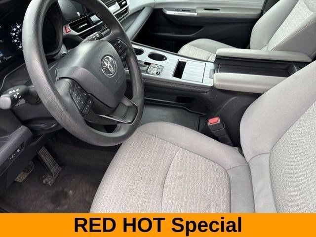 Toyota Sienna LE 8 Passenger 2025