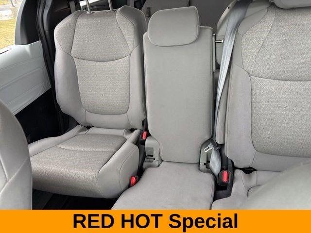 Toyota Sienna LE 8 Passenger 2025