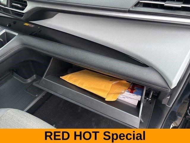 Toyota Sienna LE 8 Passenger 2025