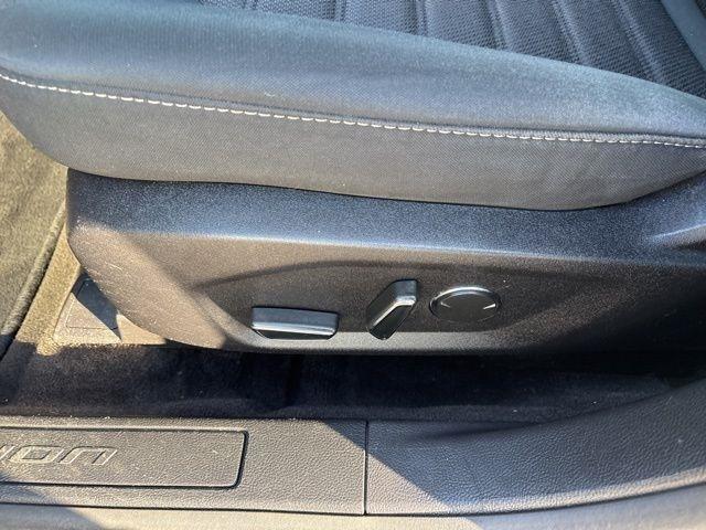 Ford Fusion Hybrid  2020