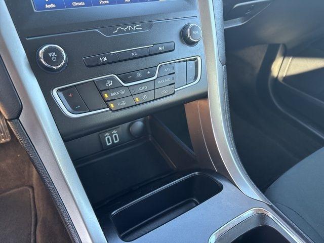 Ford Fusion Hybrid  2020