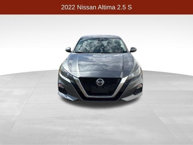 Nissan Altima  2022