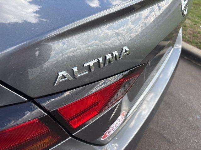 Nissan Altima  2022