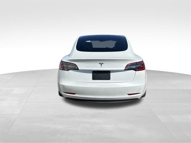 Tesla Model 3  2021