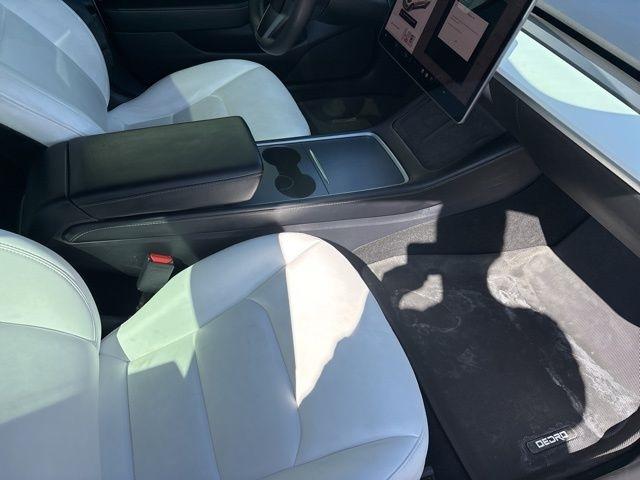 Tesla Model 3  2021