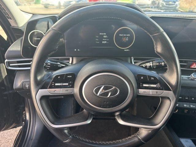 Hyundai Elantra  2023