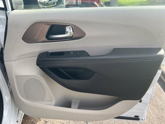 Chrysler Voyager  2023