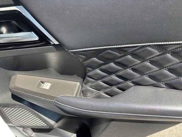 Mitsubishi Outlander  2023