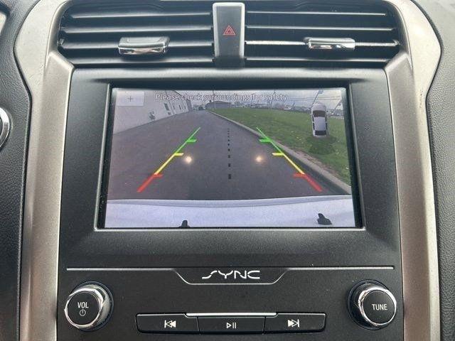 Ford Fusion Hybrid  2020