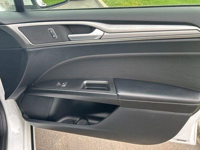 Ford Fusion Hybrid  2020