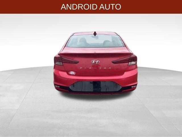 Hyundai Elantra  2020