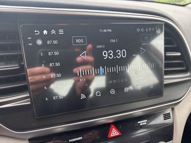 Hyundai Elantra  2020