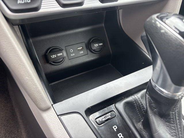 Hyundai Elantra  2020