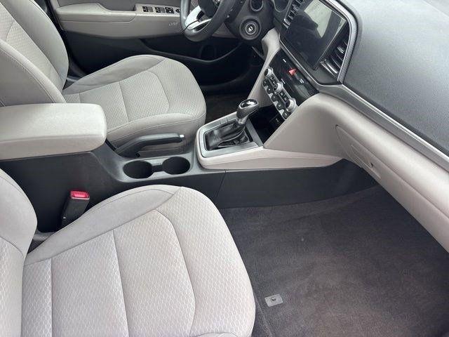 Hyundai Elantra  2020