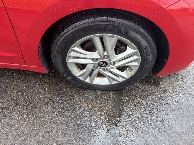 Hyundai Elantra  2020