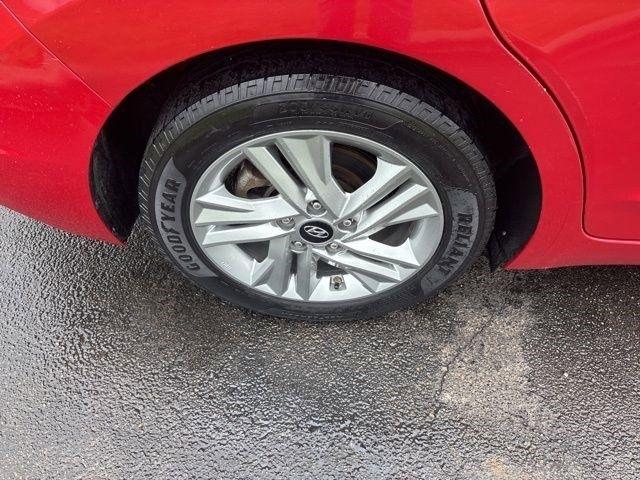 Hyundai Elantra  2020