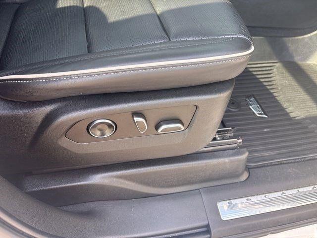 Cadillac Escalade  2021