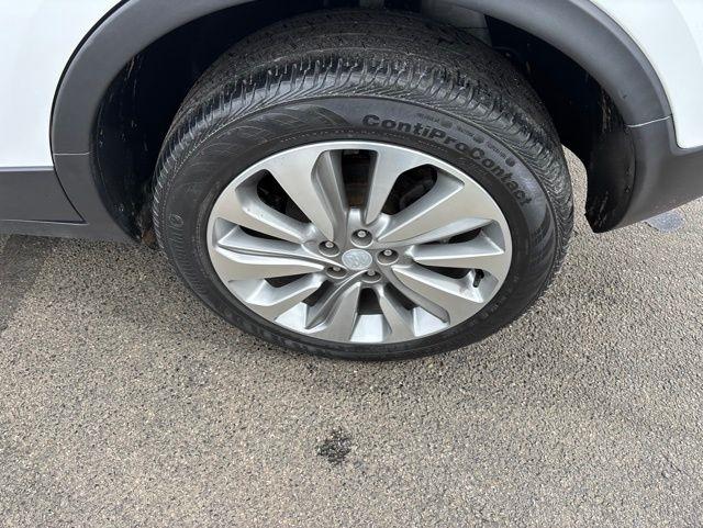 Buick Encore  2020