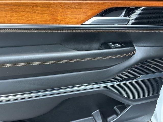 Jeep Grand Wagoneer  2022