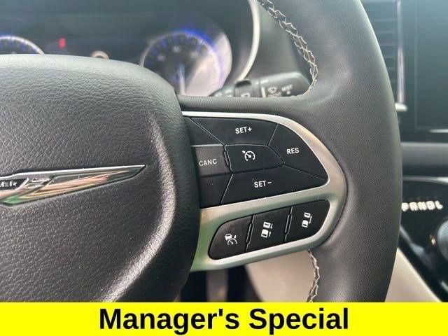 Chrysler Pacifica Touring L 2023