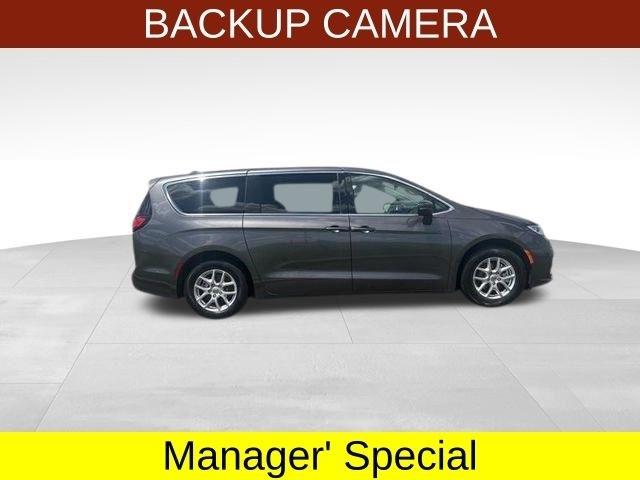 Chrysler Pacifica Touring L 2023
