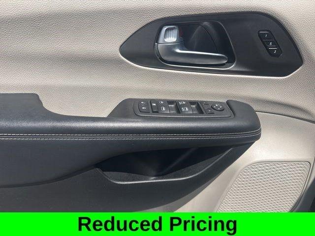 Chrysler Pacifica Touring L 2023