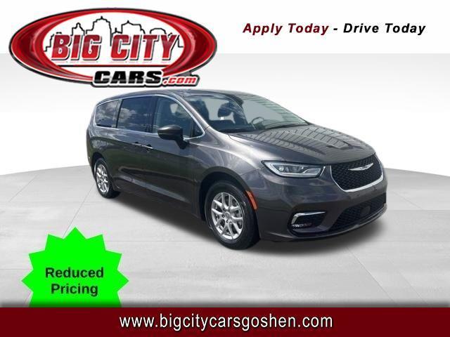 Chrysler Pacifica Touring L 2023