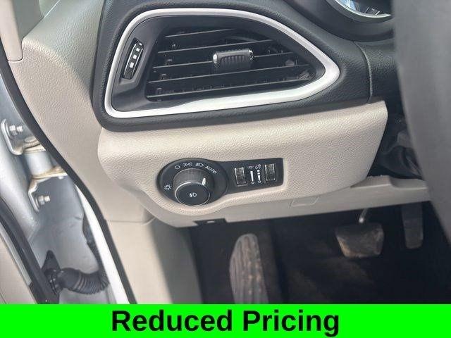 Chrysler Pacifica Touring L 2024