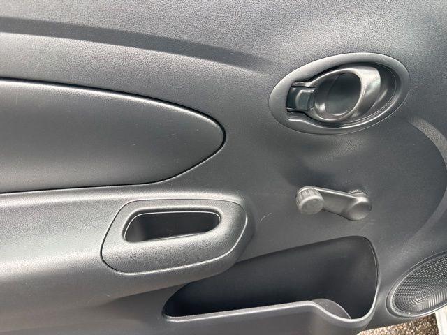 Nissan Versa  2019