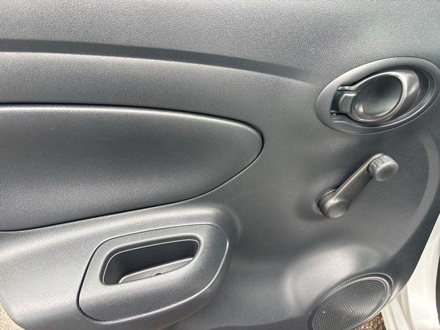 Nissan Versa  2019