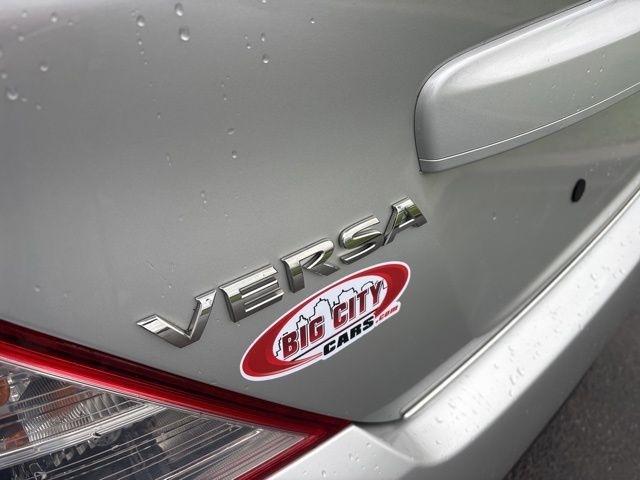 Nissan Versa  2019