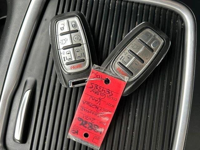Chrysler Pacifica  2021