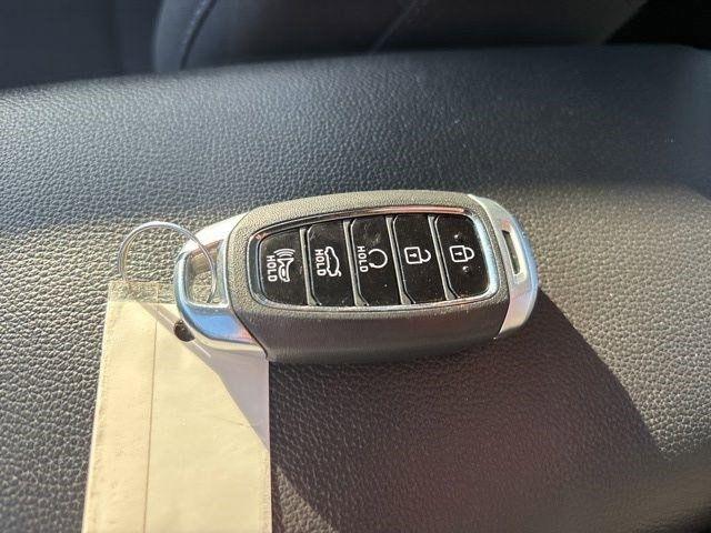 Hyundai Elantra  2023