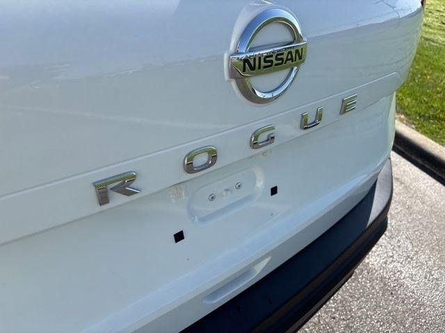 Nissan Rogue  2021