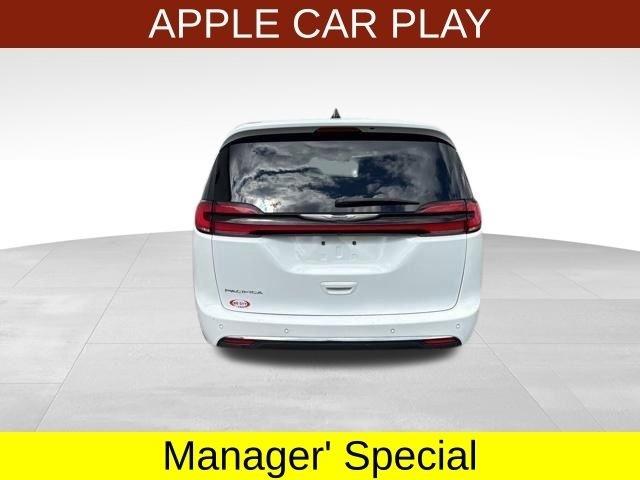 Chrysler Pacifica Touring 2023