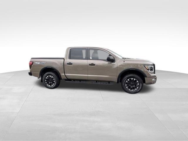 Nissan Titan  2021