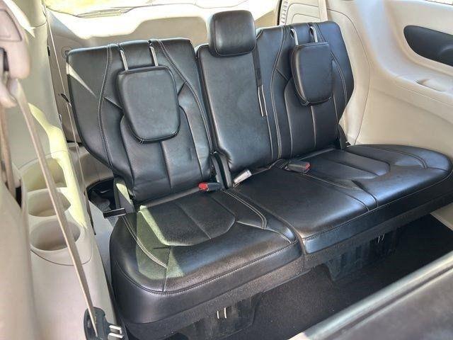 Chrysler Pacifica Hybrid  2023